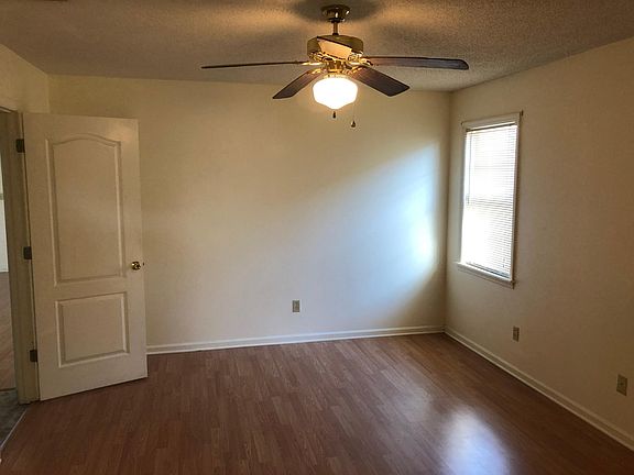 5th image of 1304 Old Mill Pl