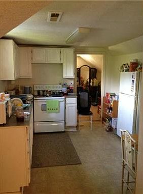 4th image of 1112 S Cottage Ave