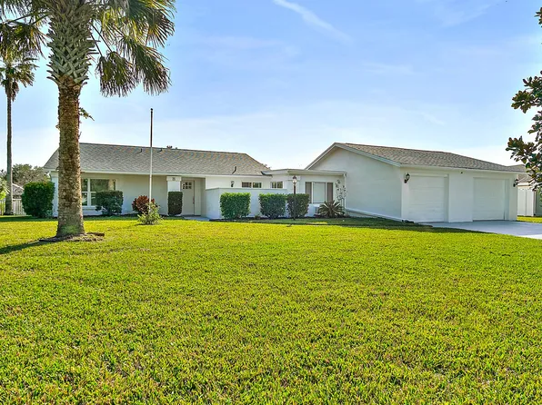 8 Carol Ct, Palm Coast, FL 32137