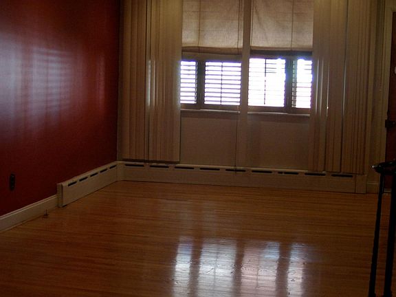 Living room - w/ recessed lighting.