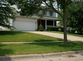 925 Essex Ln, Medina, OH