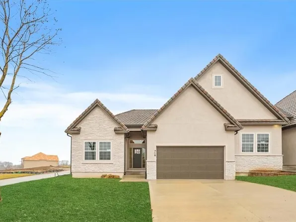 718 NE Lone Hill Dr #A, Lees Summit, MO 64064