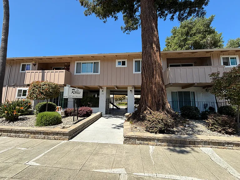 850 Roble Ave #C — Photo 8