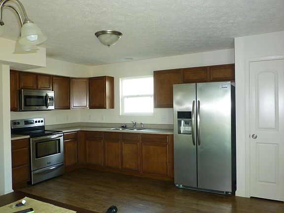 4th image of 3210 Fleming Dr