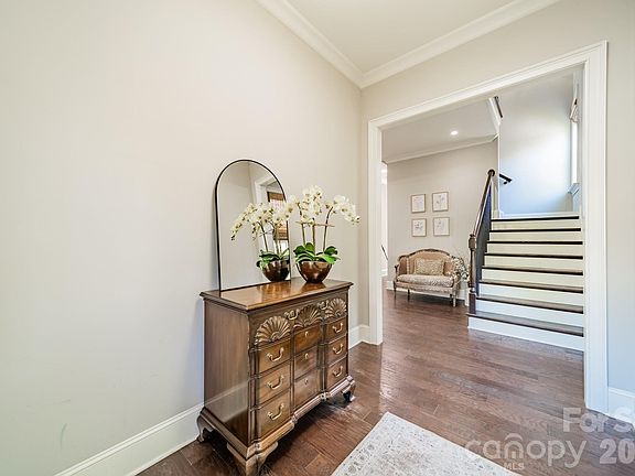 5th image of 131 Boyce Rd