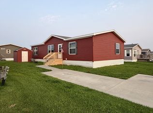 2020 NW Peregrine Pl, Stewartville, MN 55976