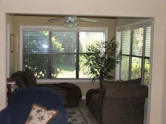 3rd image of 305 S Harbour Oaks Dr