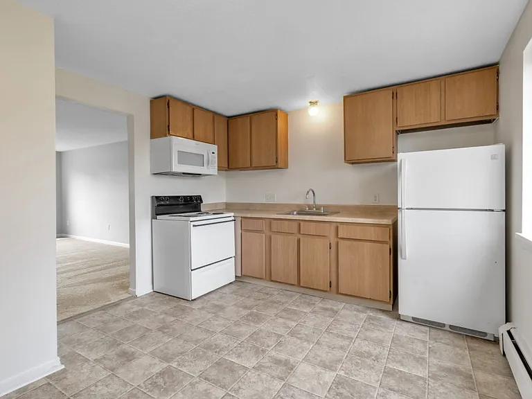 Ridgecrest Court — Photo 4