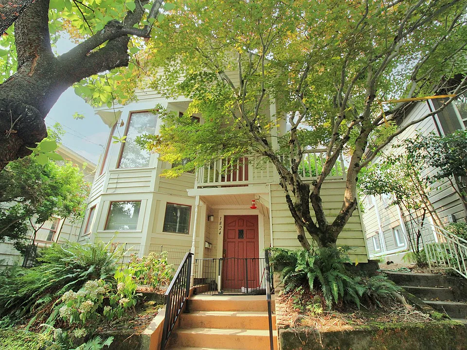 1824-1826 SW Main St