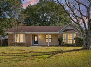 9721 Royal Woods Dr N, Mobile, AL 36608