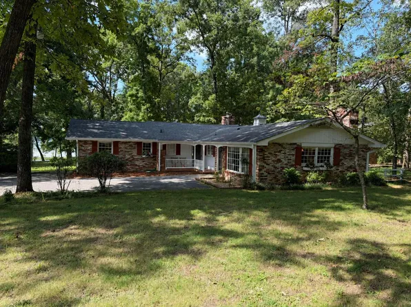 2211 Gold Point Cir N, Hixson, TN 37343