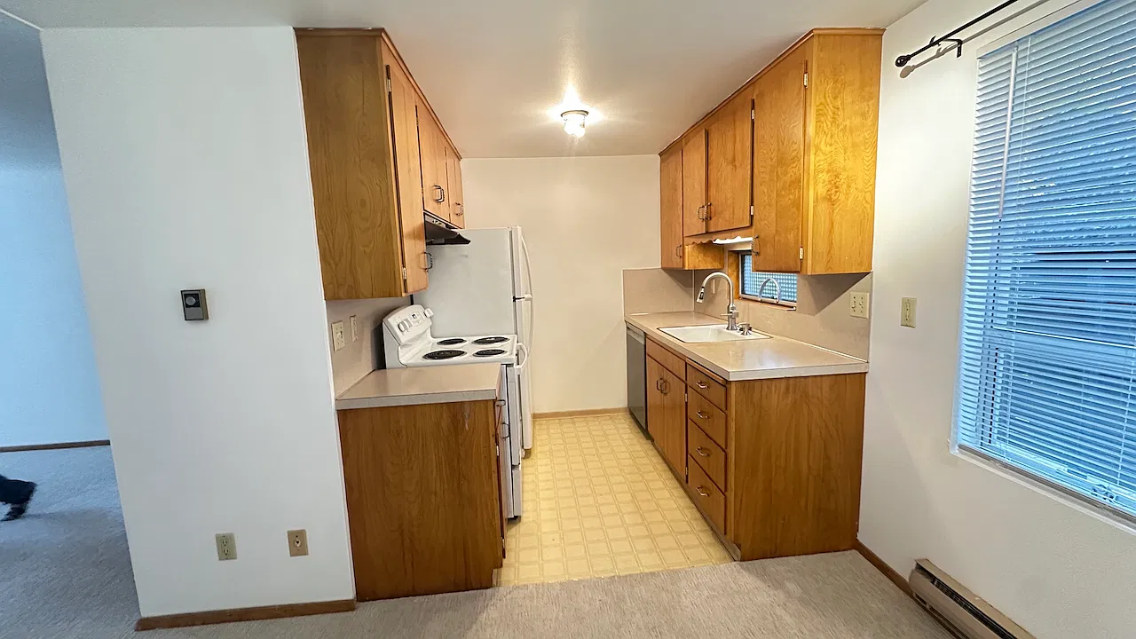 2 bed, 1000 sqft, $2,470 — Photo 4