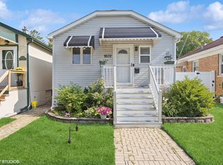 9532 Henrietta Ave, Brookfield, IL 60513