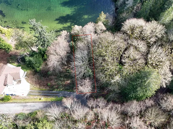 6106 Poise Island Dr, Sechelt, BC V7Z 0L5