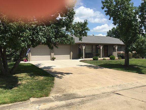 2nd image of 817 Fairlane Dr