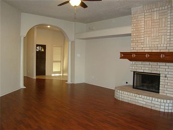 5th image of 4107 Bradley Ln
