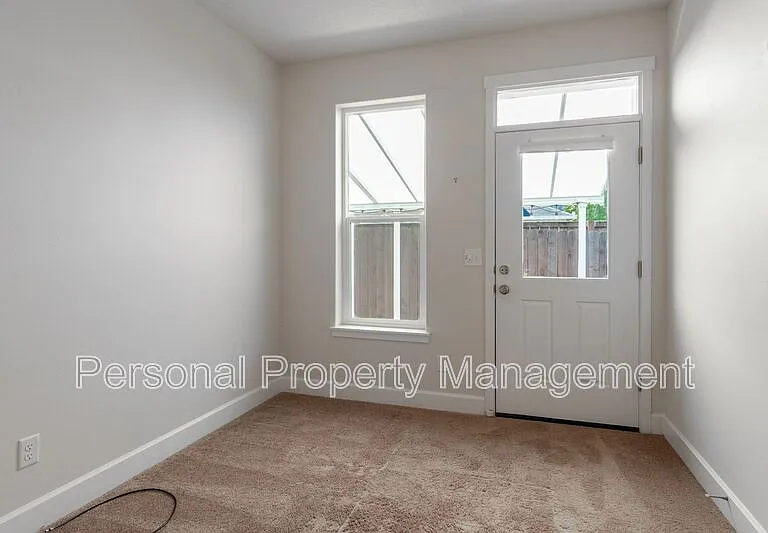 1817 NW 17th St — Photo 16