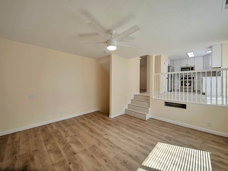 2255 W Red Robin Rd — Photo 8