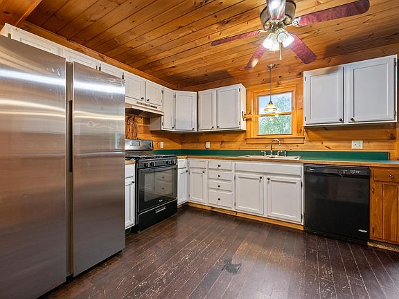 4th image of 403 Jills Hill Road