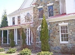 10720 Ox Croft Ct, Fairfax Station, VA 22039