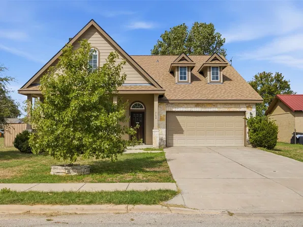 800 Savannah Cv, Elgin, TX 78621