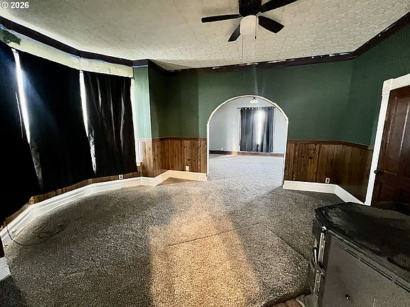 4th image of 216 E Fulton St