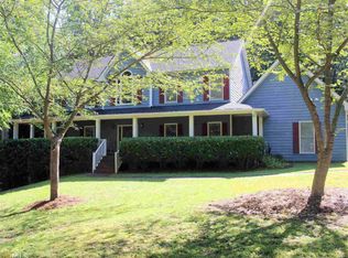 1160 Windridge Dr, Loganville, GA