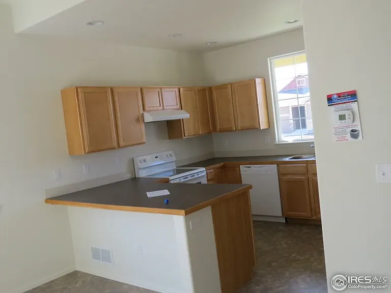 431 Pioneer Ln — Photo 2
