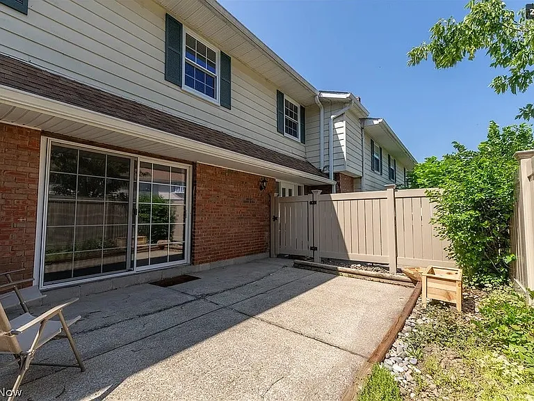 7970 Mentor Ave #D01 — Photo 21