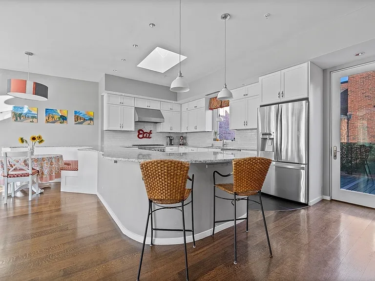 133 Salem St #PENTHOUSE — Photo 3