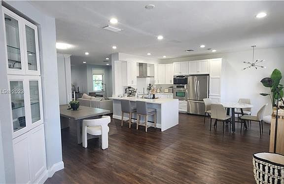 2nd image of 833 Vista Meadows Dr #833