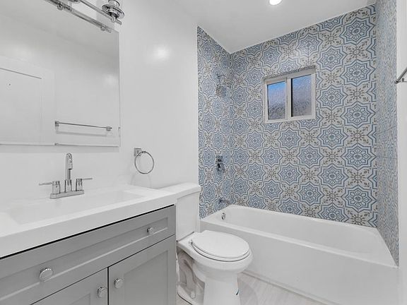 3rd image of 3216 Atwater Ave