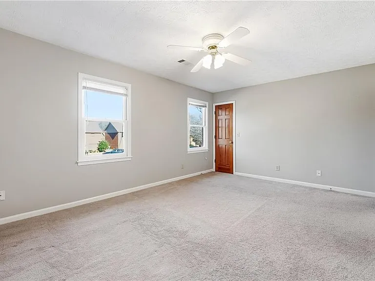 6148 Winfield Ct — Photo 15