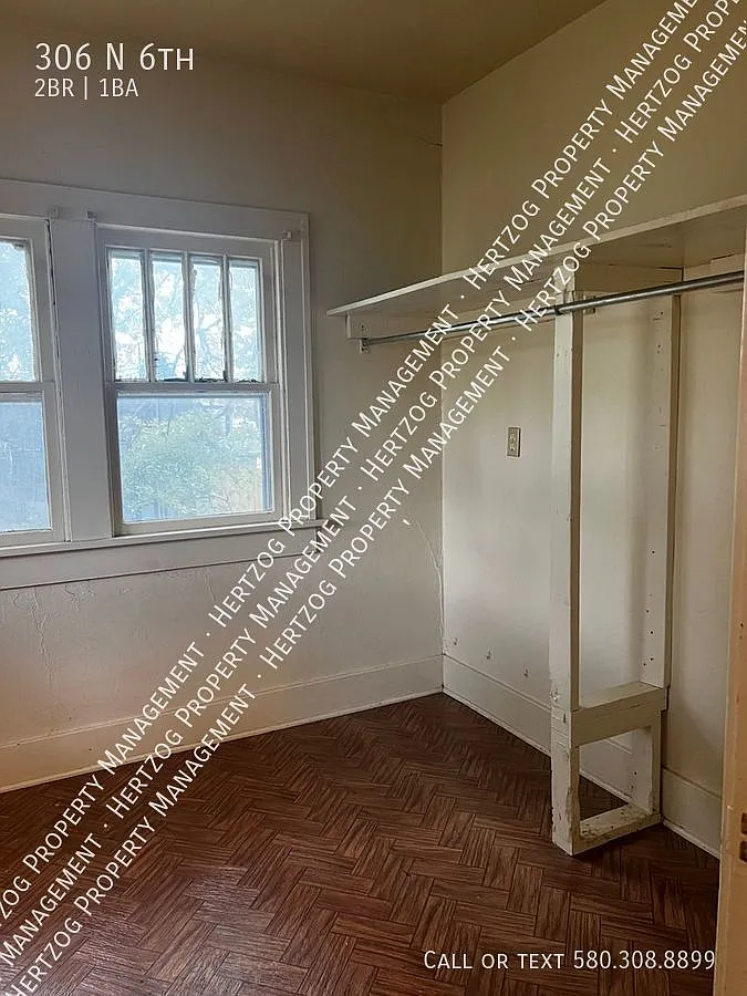 Virtual Tour available now! 2 Bedroom 1 Bath / Close to the High School — Photo 4