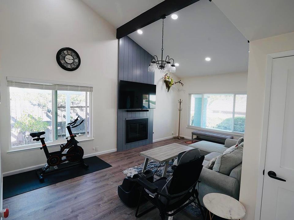1st image of 2735 Brookfield Pl