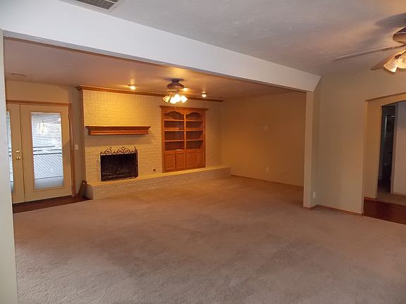 Gas logs stay in Fireplace