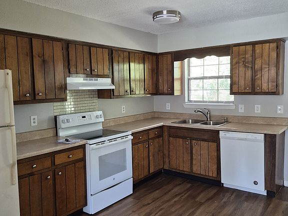 3rd image of 119 Viewmont Ln #B