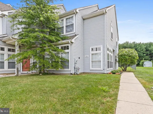 832 Thoreau Ln, Williamstown, NJ 08094