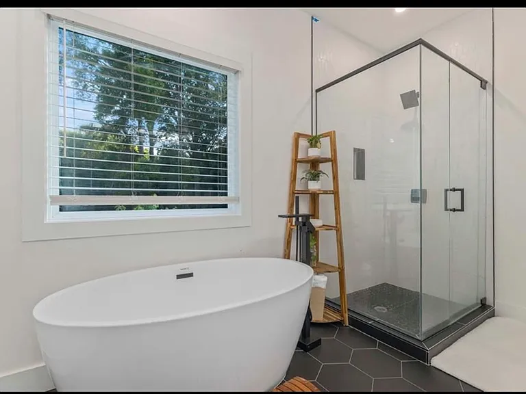 80 Burbank Dr NW — Photo 4