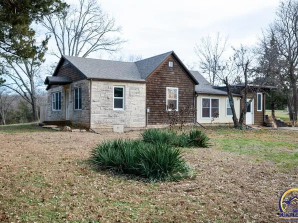 12157 25th St, Perry, KS 66073