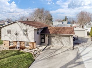 507 W Vine St, Le Roy, IL