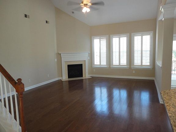 5th image of 236 Carolinian Dr