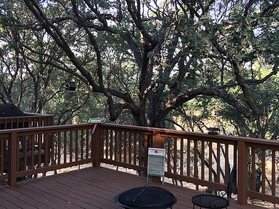 Rear Deck-Lovely Oaks