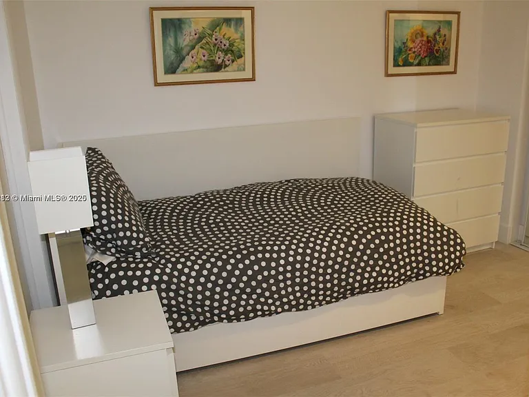 881 Ocean Dr #22F — Photo 10