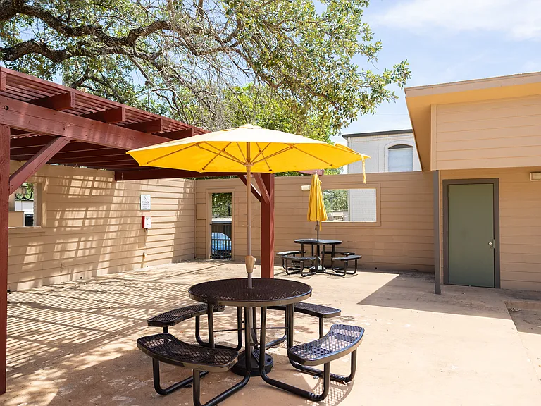 Oak Terrace — Photo 15