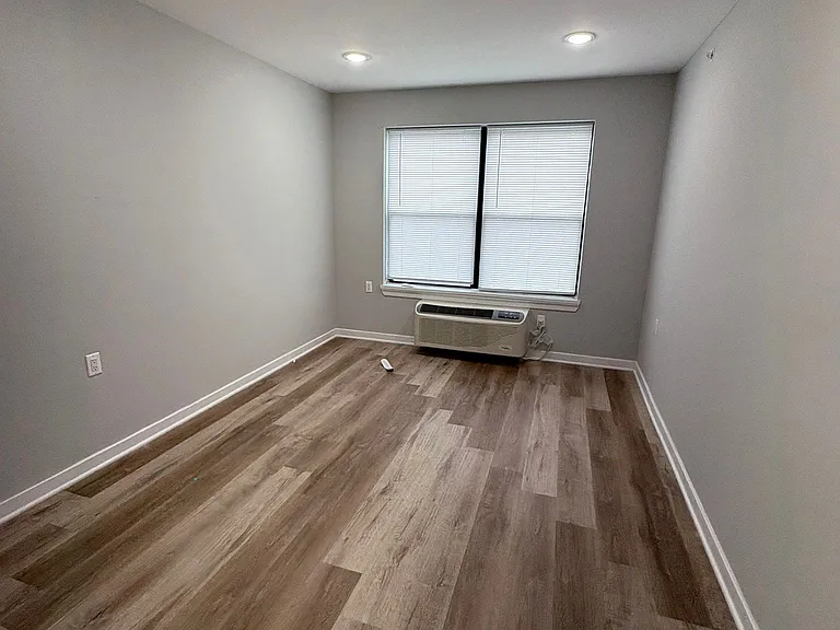 112 Godwin Ave #3 — Photo 5