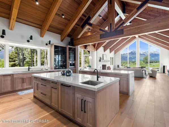6625 N Upper Cascade Dr, Jackson, WY 83001