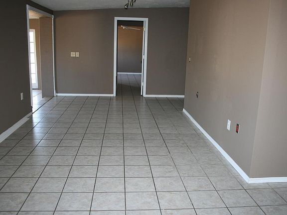 5th image of 6713 N 70th Ave