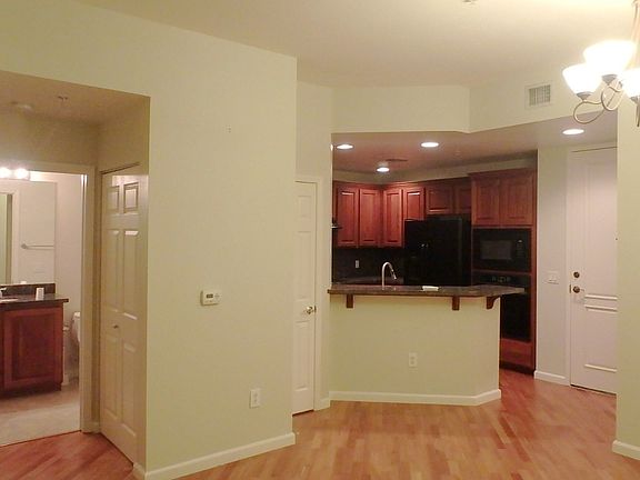 5th image of 27 E Agate Ave Unit 407