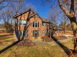 2391 Sunny Ridge Dr, Pinckney, MI 48169